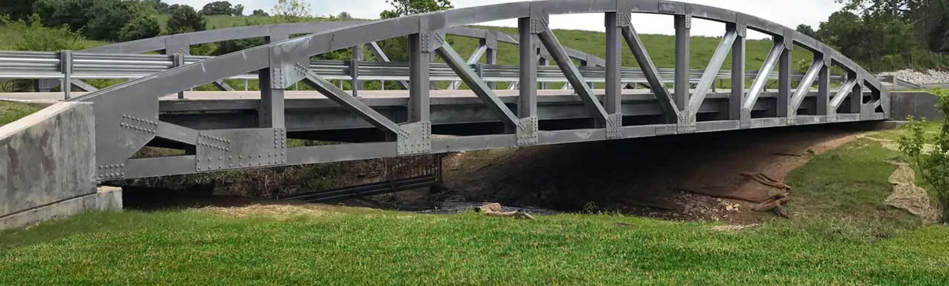 Steadfast Steadfast Vehicular Truss Bridge.