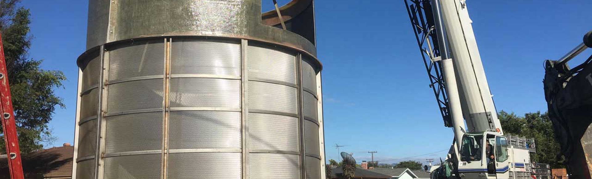 The installation of a CDS hydrodynamic separator screen.